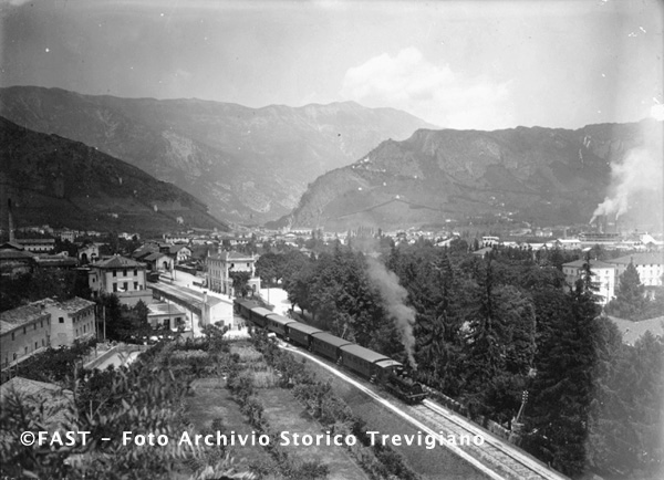 Vittorio Veneto,veduta dall'alto della stazione ferroviaria